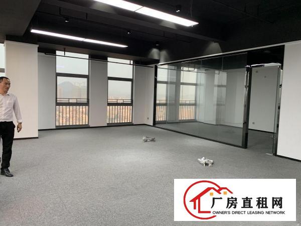  横岗地铁口全新办公带装修350平方米招租