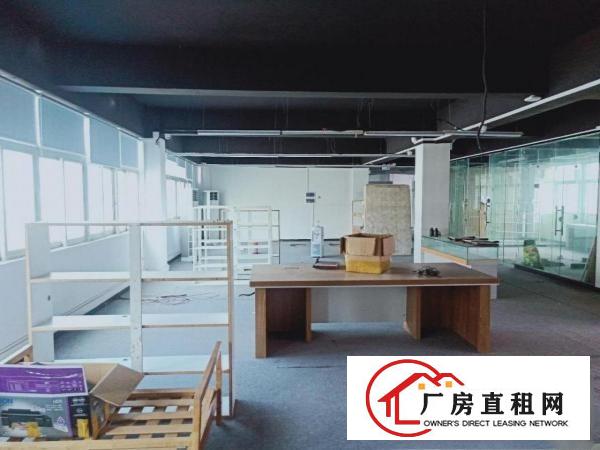  横岗六约金泉路边上科技园三楼带现成装修500平厂房招租