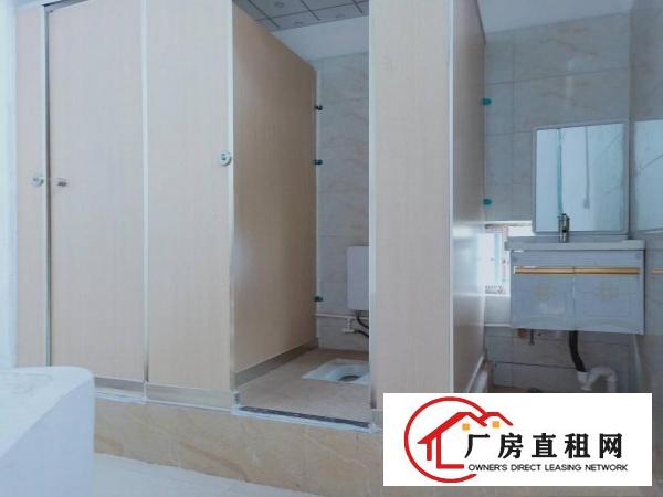  深圳市龙岗大道边，地铁口900米，原房东自有小独栋厂房招租