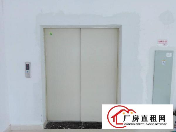  深圳市龙岗大道边，地铁口900米，原房东自有小独栋厂房招租