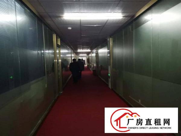  六约地铁口附近新出楼上800平现成珠宝厂出租