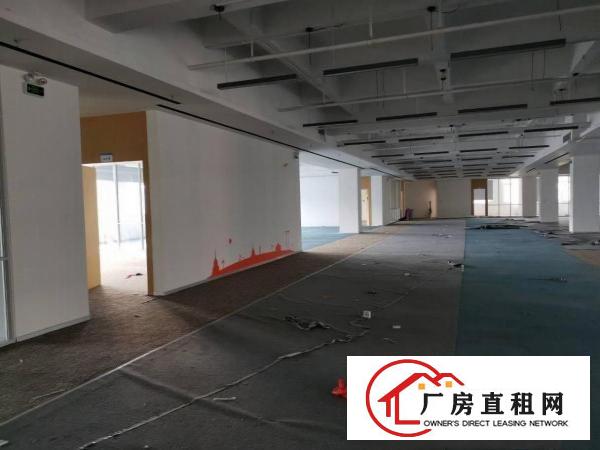  横岗地铁旁精装修厂房出租，带展厅办公装修1000平，便宜出租