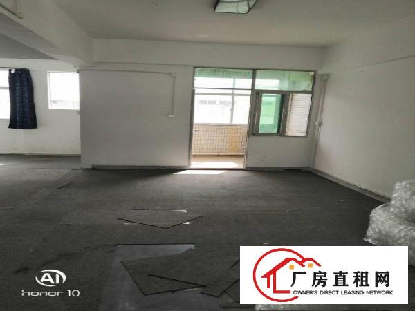  荷坳地铁站有带装修100.200.300.400平方厂房出租