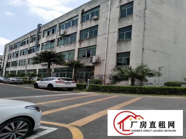  横岗中心小学附近三楼400平带装修厂房出租