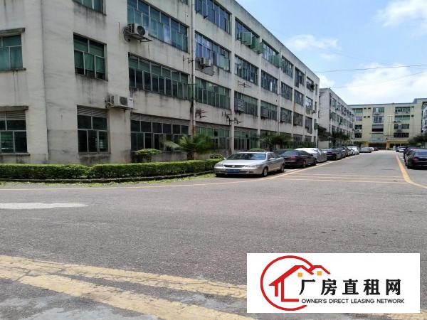  横岗中心小学附近三楼400平带装修厂房出租