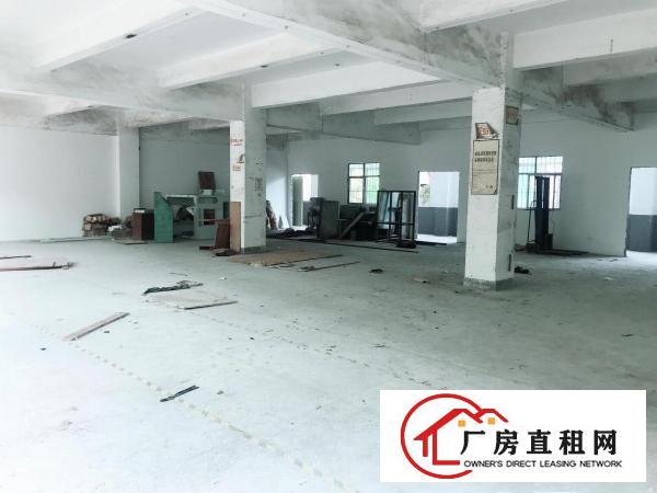  横岗西坑新出2楼400平低价厂房出租有电梯可分租公摊小合同长