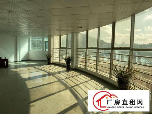  横岗荷坳地铁站约500米新出3楼带现成装修150厂房出租