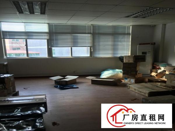  横岗天虹附近二楼260平米厂房出租带装修
