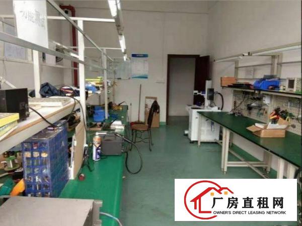  坂田高新技术工业园3楼350方厂房出租，形象好，带地坪漆！