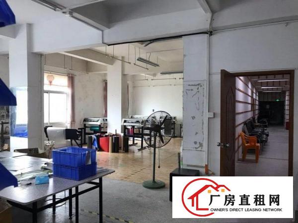  个人整层分租仓库无公摊实用面积高，价钱低。现分租。双向电梯