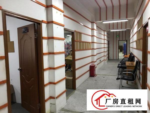  个人整层分租仓库无公摊实用面积高，价钱低。现分租。双向电梯