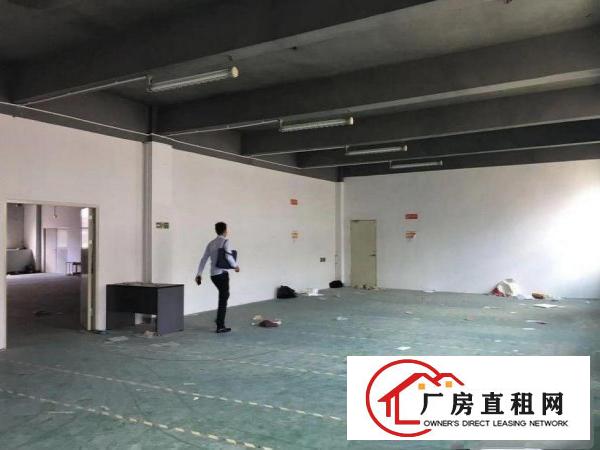  坂田南坑带红本，楼上厂房680平米出租，形象好