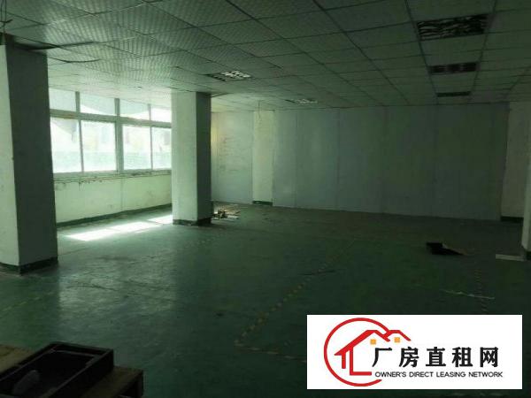  坂田第五园楼上380平厂房出租，证件齐全，现成地坪
