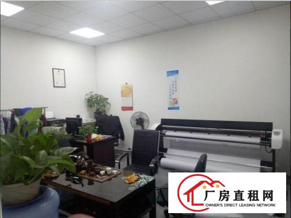  坂田文化广场楼上厂房700方出租，可办环评，方正实用