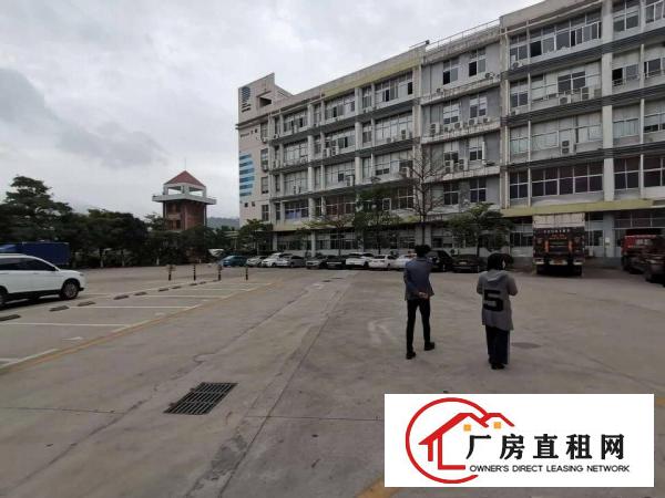  横岗六约地铁口附近新出楼上1000平带精装修红本厂房，可分租