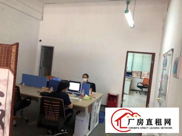  业主直租~坂田地铁站旁新出一楼220平。带装修~有固定车位