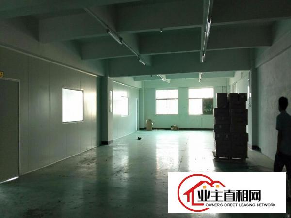  平南高速出口新出楼上1000平方带精装修