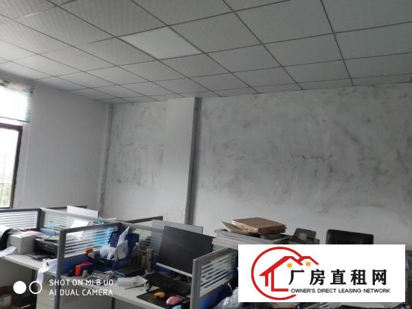  350平楼上带装修，淡水和深圳交界附近，2吨电梯，工业园內