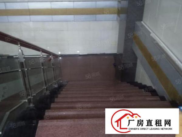  爱联工业区内带装修500平米厂房出租，有货梯好招工