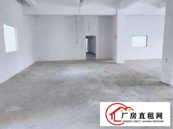  龙岗爱联地铁口300平厂房出租带货梯停车场免费采光好价格实惠