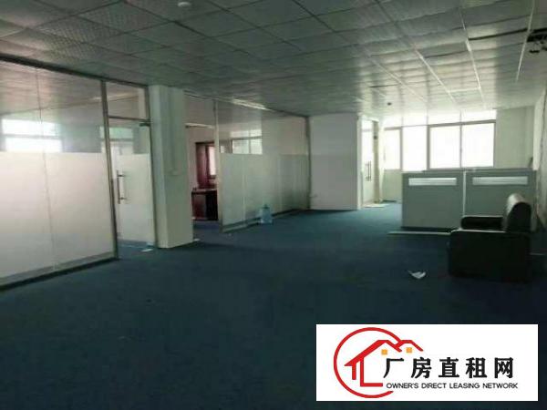 出租龙岗区龙岗平湖楼上精装修厂房