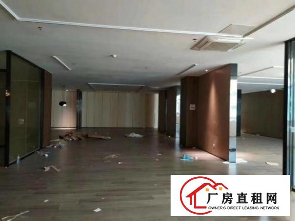  龙岗中心城南联地铁站精装1300平方厂房！可大小分租