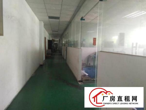  龙岗爱联三楼带2吨电梯整层1050平方厂房招租（可分租）