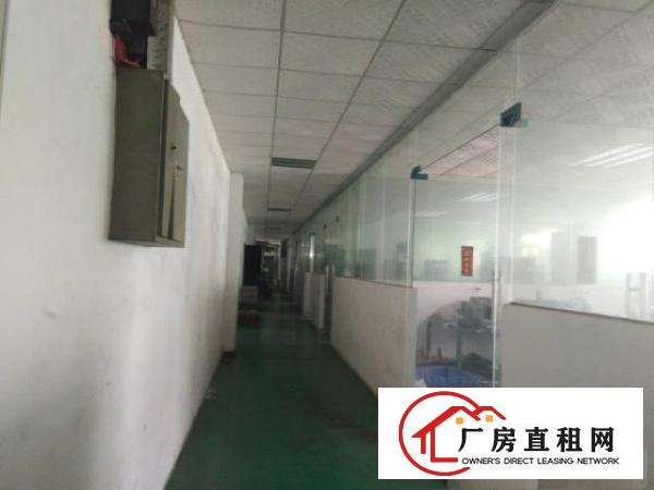  龙岗爱联三楼带2吨电梯整层1050平方厂房招租（可分租）