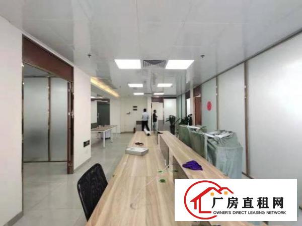  龙岗爱联地铁站附近原房东二楼500平豪华装修无需转让费