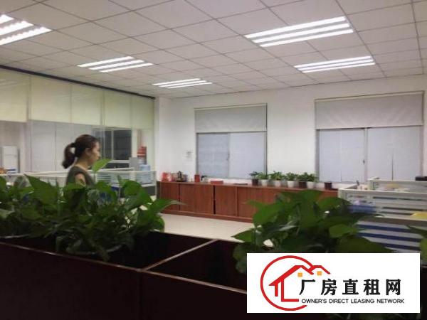  龙岗中心城大工业区900平楼上精装修厂房出租
