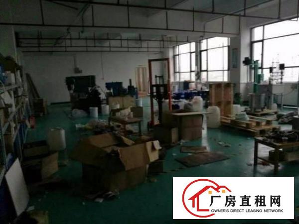  龙岗中心城大工业区900平楼上精装修厂房出租