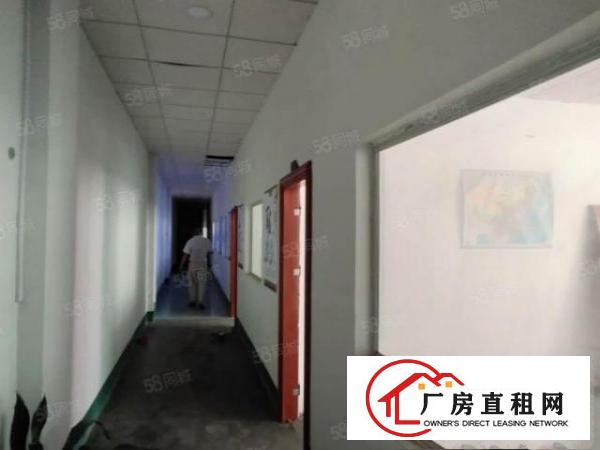  龙岗中心城南联地铁口二楼整层1500平厂房出租报价20元可分