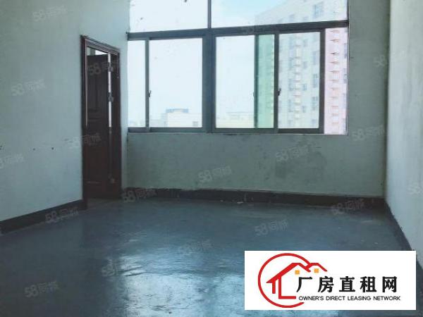  房东厂房出租580平简单装修有电梯无中介