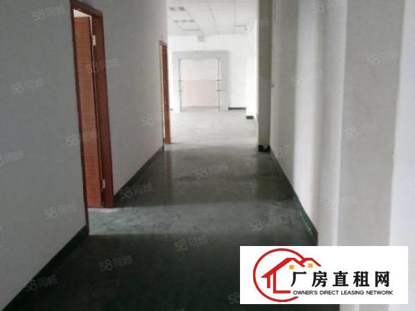  龙岗新生楼上厂房500带现成装修带电梯出租