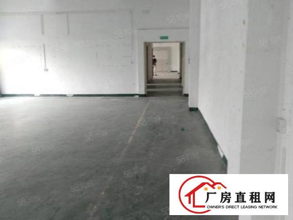  龙岗新生楼上厂房500带现成装修带电梯出租