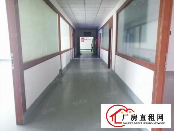  龙岗南联爱南路边1500平现成装修厂房出租转租可分租无转让费