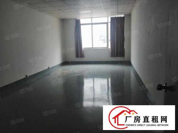  龙岗南联爱南路边1500平现成装修厂房出租转租可分租无转让费