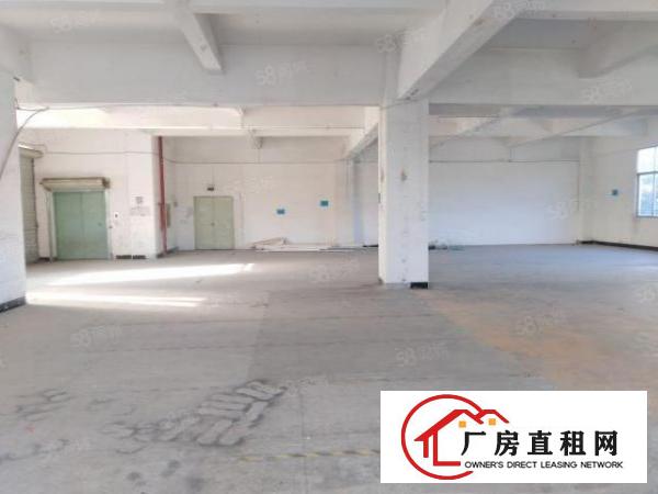  龙岗中心城红本厂房主道边3吨货梯电500KVA大小可分租