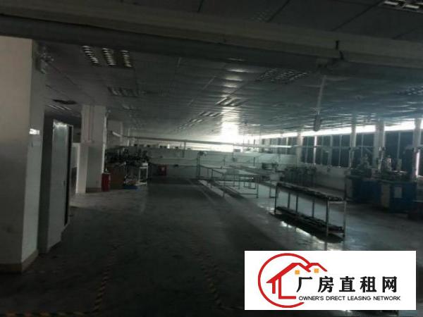  龙岗新出三楼3000平现成装修现成水电厂房出租