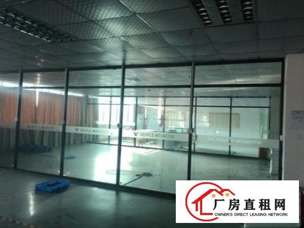  龙岗新出三楼3000平现成装修现成水电厂房出租