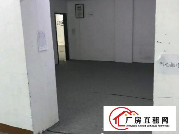  坂田地铁口旁厂房出租