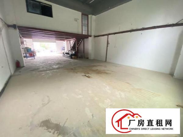  坂田地铁站新出一楼物流