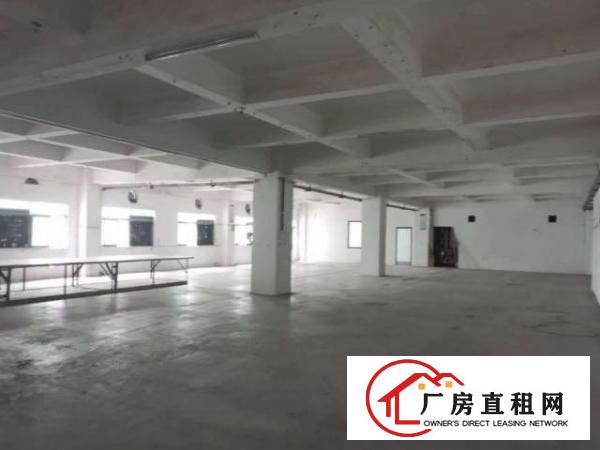  龙岗标准厂房二楼950平可办环评可分租，交通方便