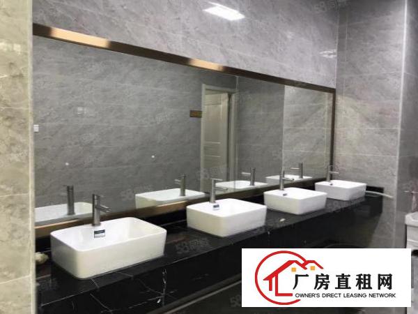  坂田杨美地铁站附近楼上整层2400平方厂房出租可以分租