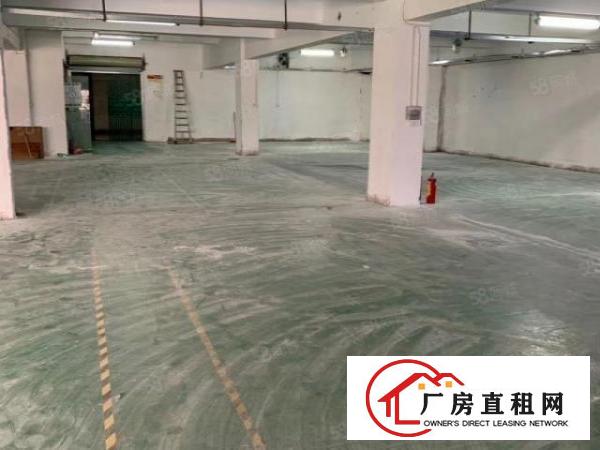  地铁口2楼1080平米，25元平米，配4部3吨电梯，