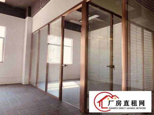  贝尔地铁站，新出125平方，带装修21格局，地铁站500米