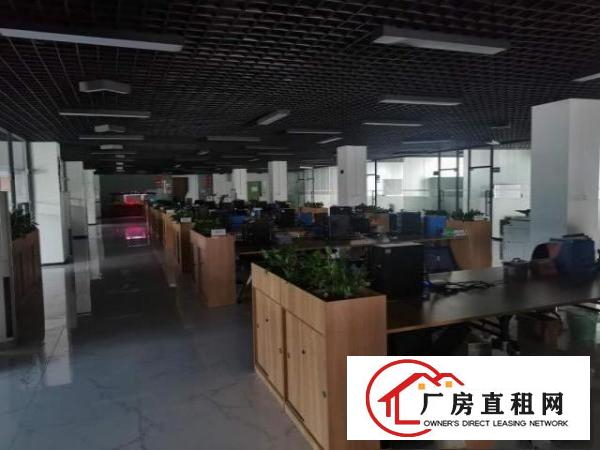  平湖辅城坳工业区，1-5楼厂房出租，可分组