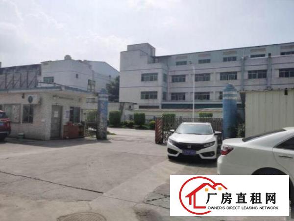  出租，本楼层三楼出租。