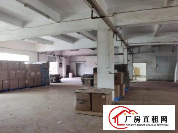  出租，本楼层三楼出租。