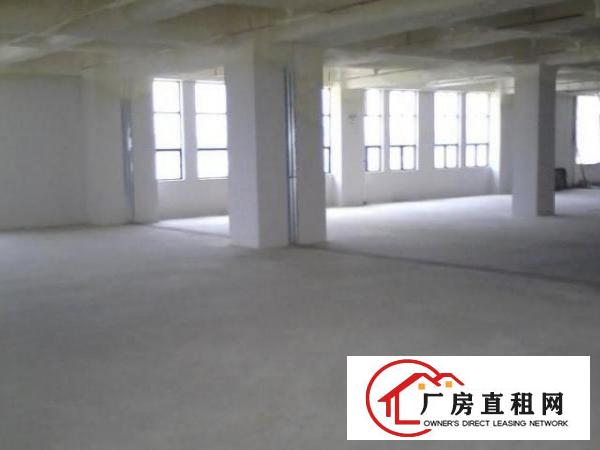  平湖白泥坑大门附近一楼，楼上配送厂房出租，带冷库，150平起